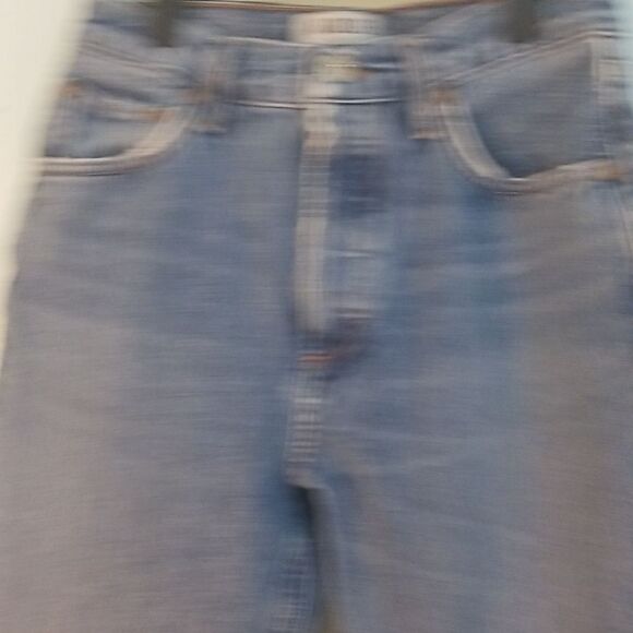 Agolde Jean's, cropped, straight leg, distressed back area. Size 25. - Picture 4 of 6